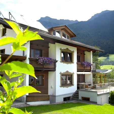 Pension Tina Neustift im Stubaital Esterno foto