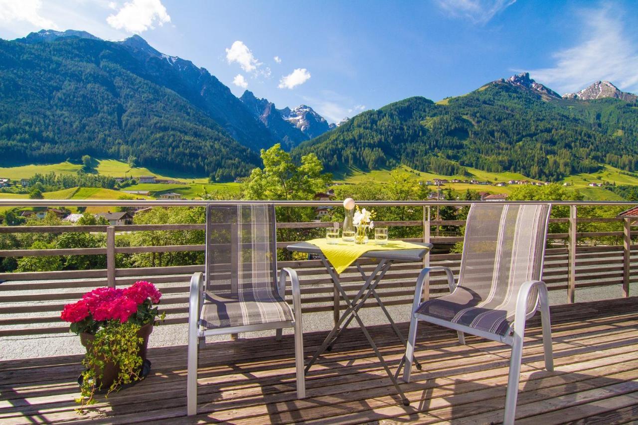 Pension Tina Neustift im Stubaital Esterno foto