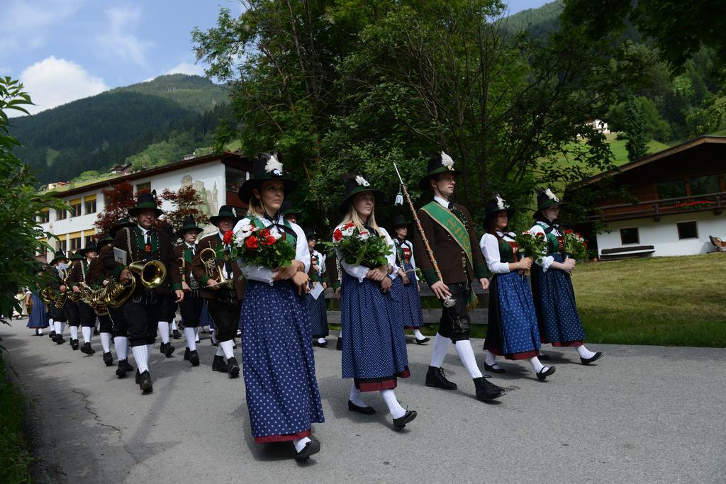 Pension Tina Neustift im Stubaital Esterno foto